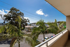 Bayview Apartments 10 42 Stockton St - Stylish apartment with air conditioning and Wi-Fi conveniently located in the heart of Nelson Bay